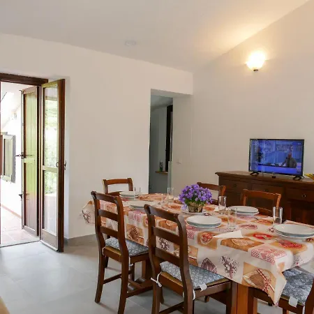 Apartment La Colombera - Dia142 By Interhome