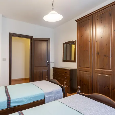 Apartment La Colombera - Dia142 By Interhome