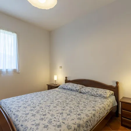 Apartment La Colombera - Dia142 By Interhome
