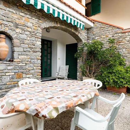 Il Terrazzo E By Interhome Appartement Diano Castello